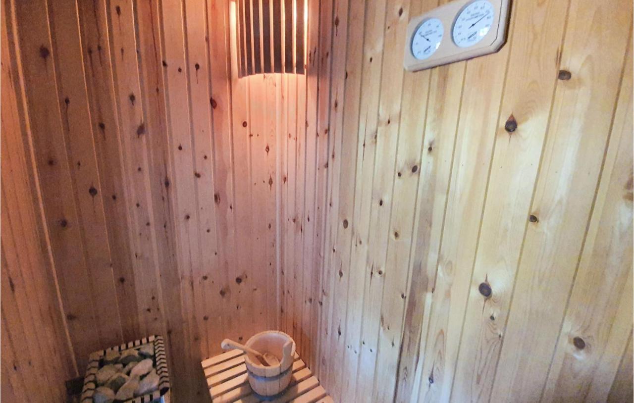 Lovely Home In Kiato With Wifi Eksteriør bilde